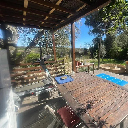 Guest house Private And Shared Kitchen In Vintage Caravan Countryside Views *