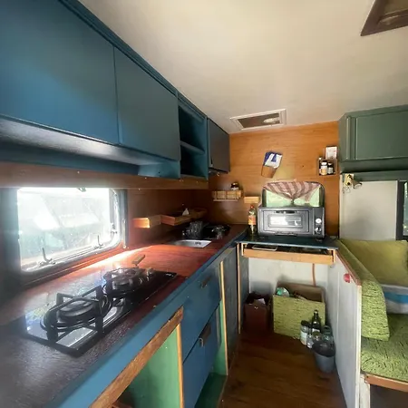 Private And Shared Kitchen In Vintage Caravan Countryside Views Πανσιόν Caldes de Malavella