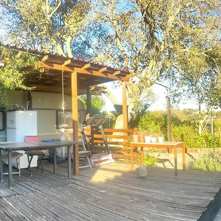 Guest house Private And Shared Kitchen In Vintage Caravan Countryside Views *